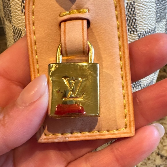 Checkered Shoulder Bag - Picture 2 of 12